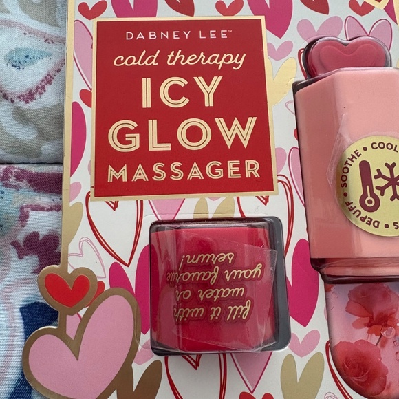 Dabney Lee Facial Ice Glow Massager - Picture 2 of 5